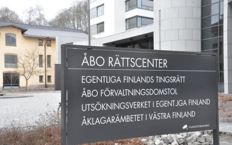 Förvaltningsdomstolen. Inskränk inte rätten för vilken kommuninvånare som helst att besvära sig i planläggningsfrågor. Det blir bara ännu besvärligare då. ÅU-foto