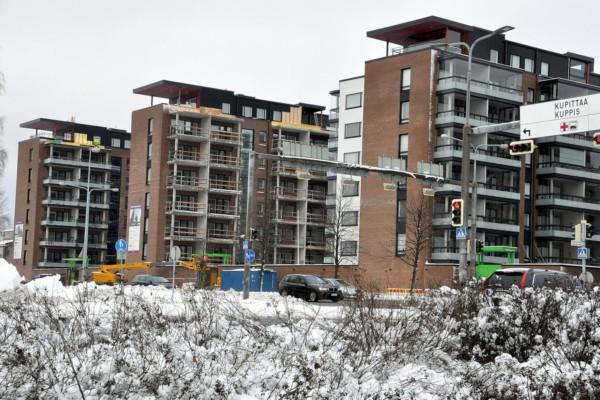 Nu stiger bostadspriserna. De här höghusen byggs i Kuppis i Åbo. Foto: J-O Edberg