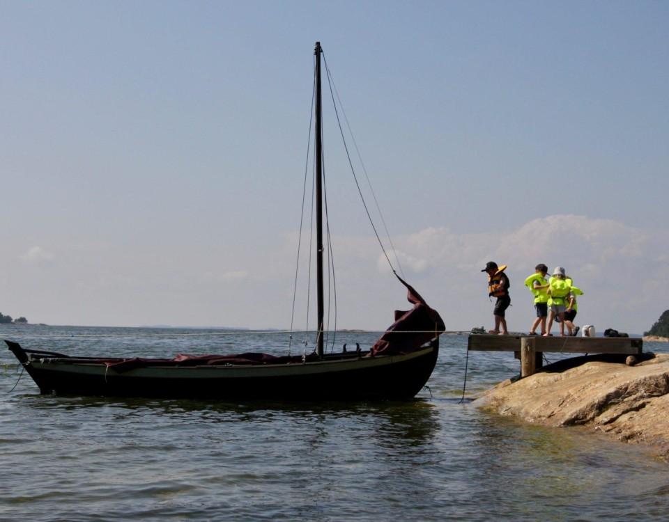 Båt i skärgården.