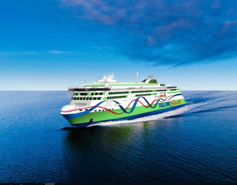 En vit-grön Tallink Silja båt färdas på ett blått hav med blå himmel i bakgrunden.