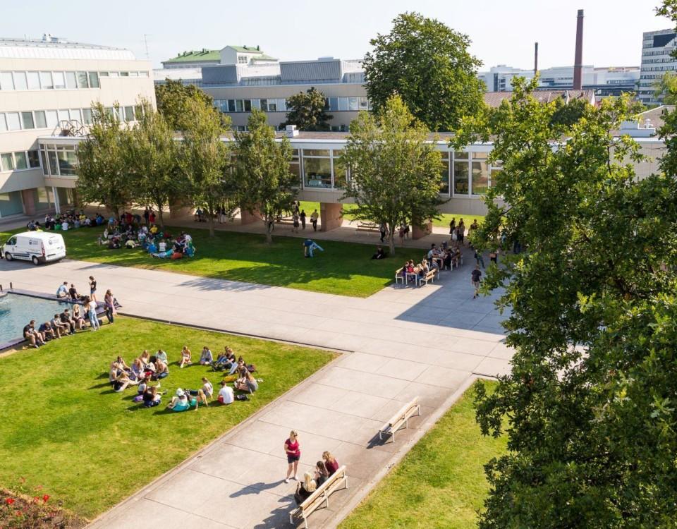 campusgård uppifrån