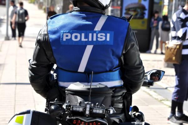 polis på motorcykel