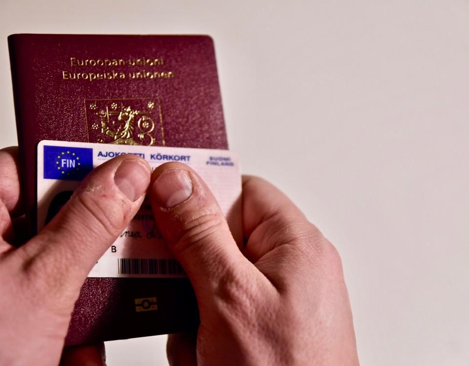 Ett pass och ett körkort