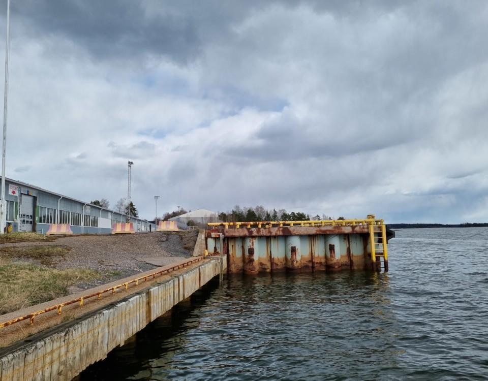 Kajen i hamnen i Lappvik.