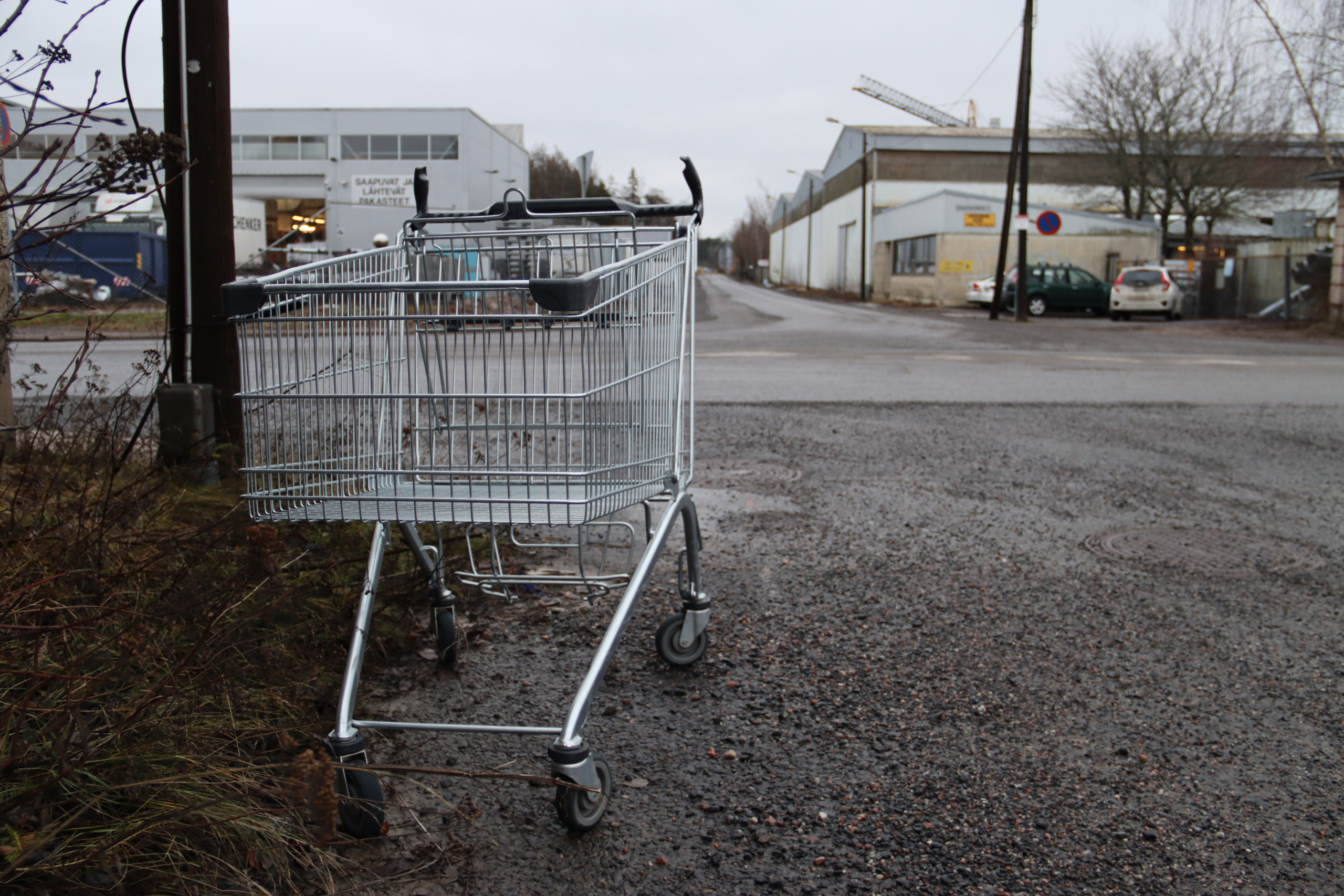 En butikskärra på en gata.