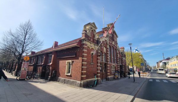 Saluhallen fotad från gatan