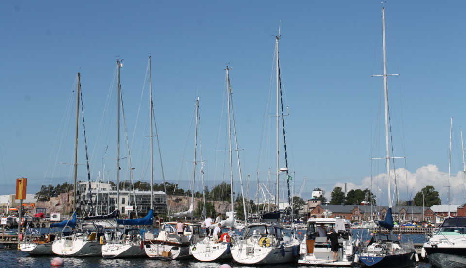 Båtar i hamnen i Hangö.